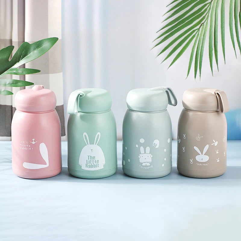 High Quality Cute Glass Water Cup Portable Cup Silicone Cover Anti Drop and Anti Scald with a Lid